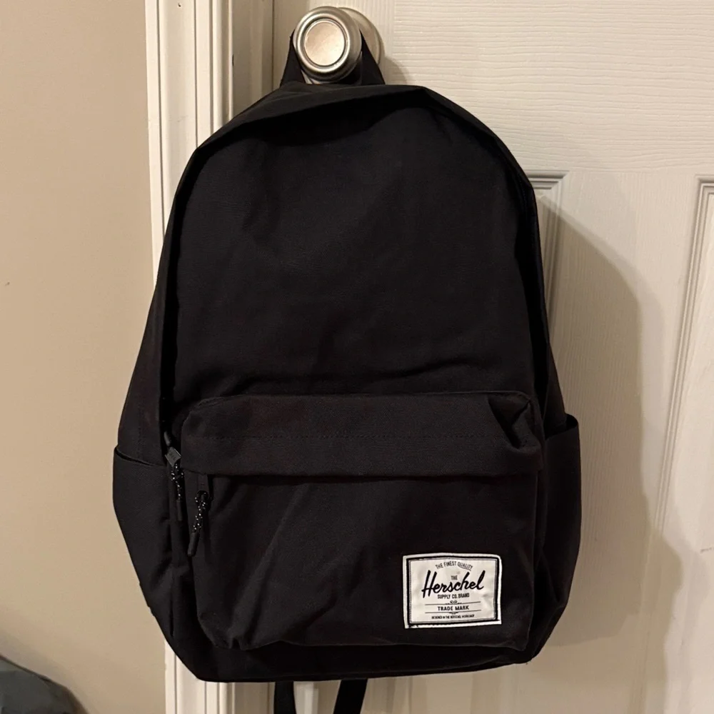 Herschel Supply Company Classic Black Backpack - Picture 1 of 3